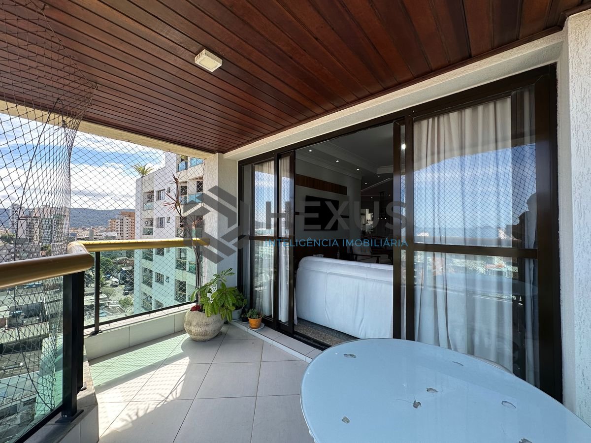 Foto 8 de Apartamento reformado com varanda vista mar e lazer a 450m da praia noTortugas na Enseada, Guarujá
