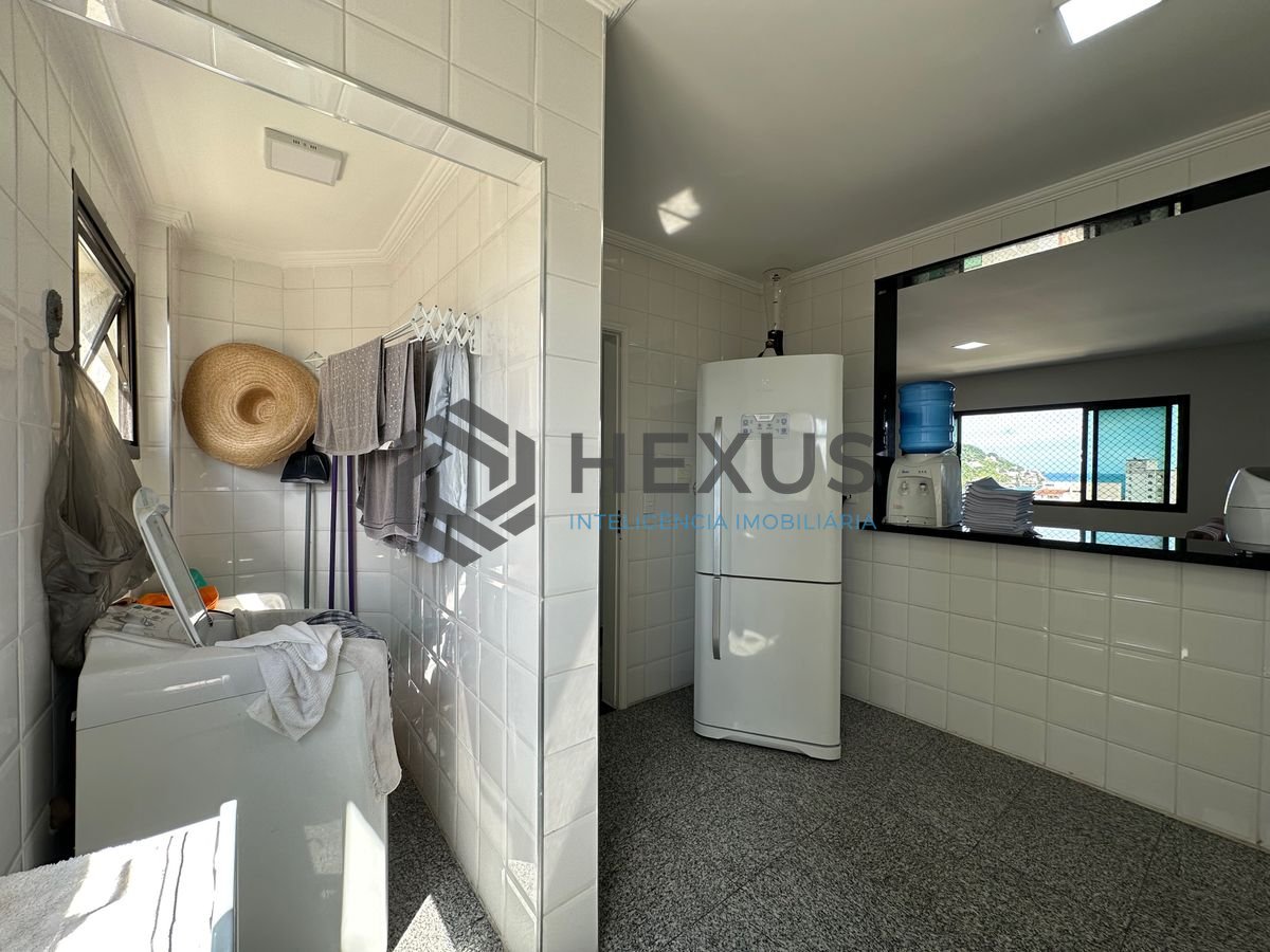 Foto 20 de Apartamento reformado com varanda vista mar e lazer a 450m da praia no Tortugas na Enseada, Guarujá