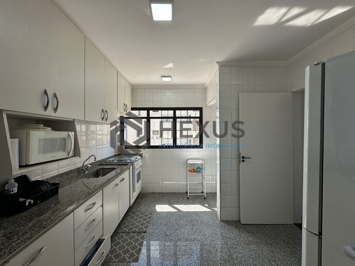 Foto 21 de Apartamento reformado com varanda vista mar e lazer a 450m da praia no Tortugas na Enseada, Guarujá