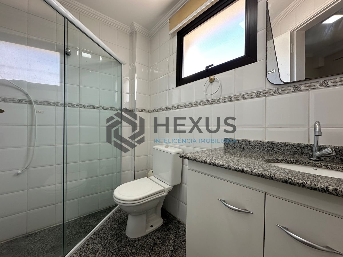 Foto 8 de Apartamento reformado com varanda vista mar e lazer a 450m da praia no Tortugas na Enseada, Guarujá