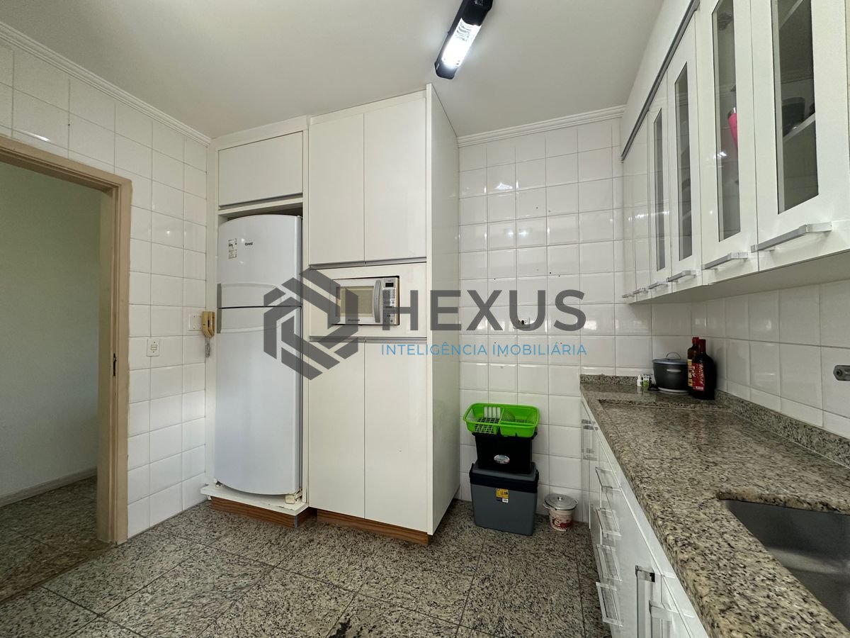 Foto 23 de Apartamento reformado com varanda vista mar e lazer a 450m da praia no Tortugas na Enseada, Guarujá