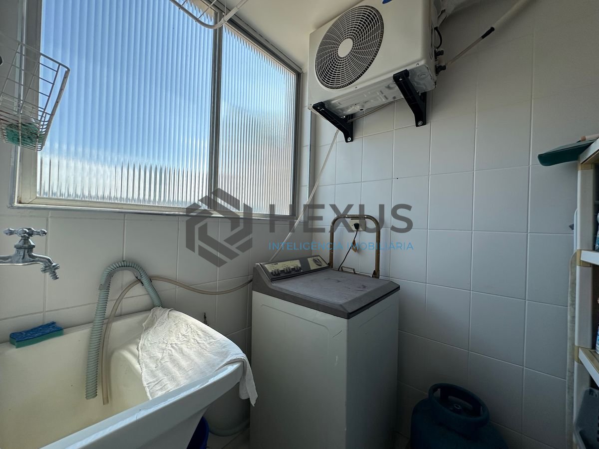 Foto 11 de Apartamento com varanda na região do Tortugas na Enseada, Guarujá