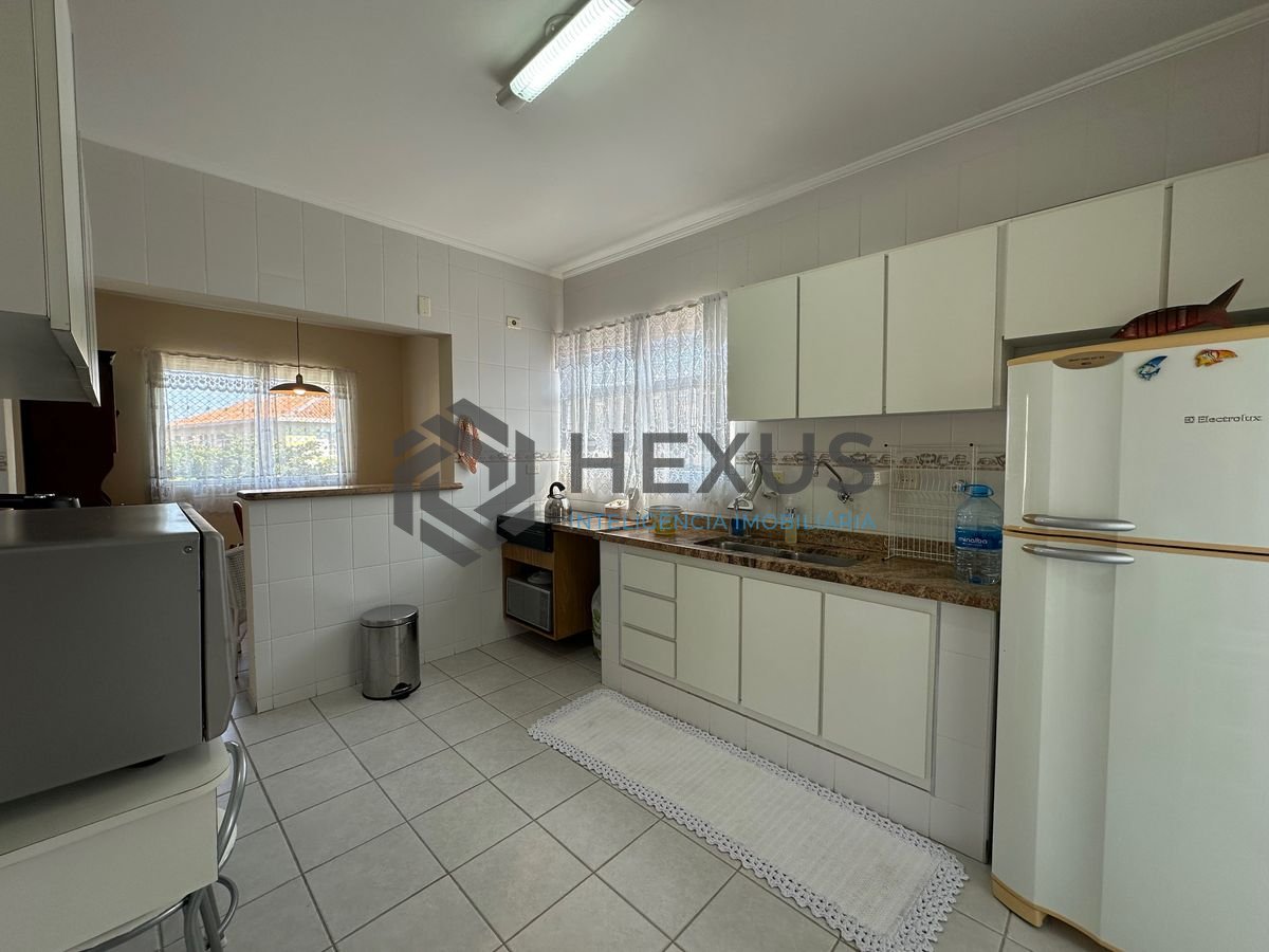 Foto 10 de Apartamento com varanda na região do Tortugas na Enseada, Guarujá