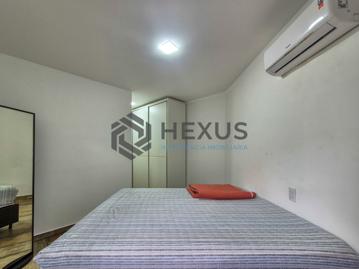 Foto 12 de Apartamento com varanda e lazer a 1 quadra da praia nas Pitangueiras, Guarujá
