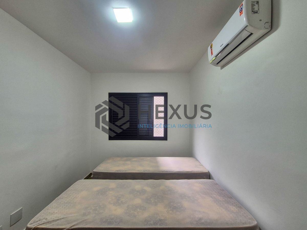 Foto 19 de Apartamento com varanda e lazer a 1 quadra da praia nas Pitangueiras, Guarujá