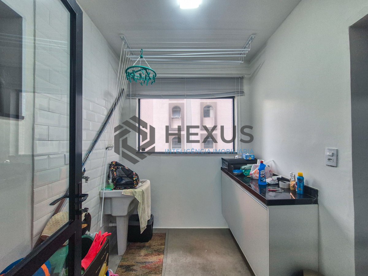 Foto 31 de Apartamento com varanda e lazer a 1 quadra da praia nas Pitangueiras, Guarujá