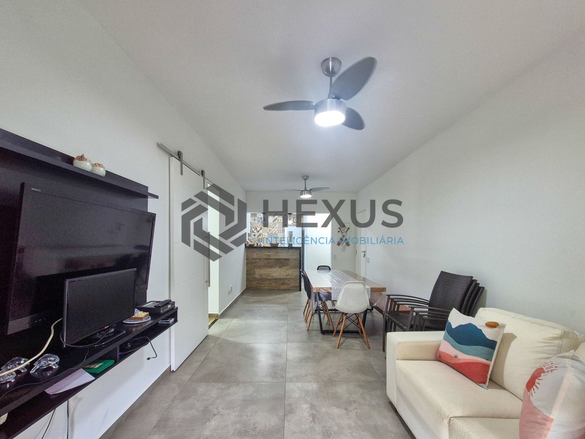 Foto 6 de Apartamento com varanda e lazer a 1 quadra da praia nas Pitangueiras, Guarujá