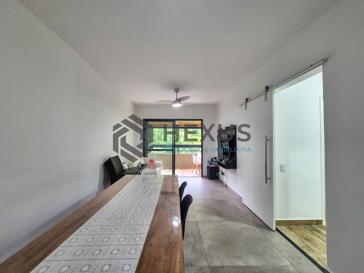 Foto 10 de Apartamento com varanda e lazer a 1 quadra da praia nas Pitangueiras, Guarujá