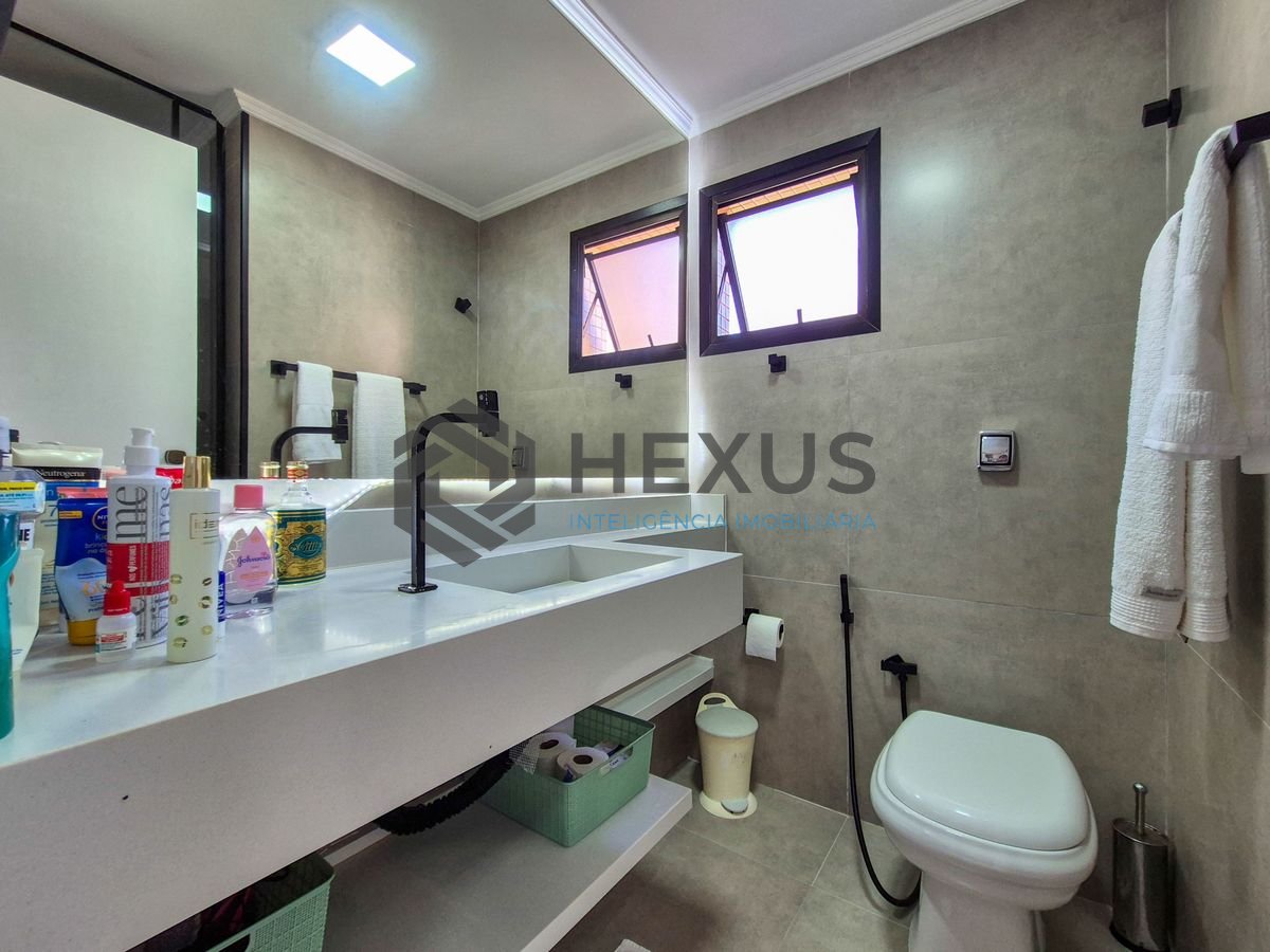 Foto 15 de Apartamento com varanda e lazer na região da Barra Funda nas Pitangueiras, Guarujá