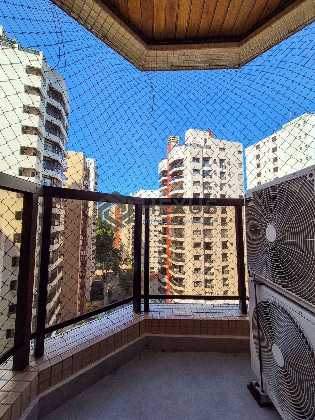 Foto 18 de Apartamento com varanda e lazer na região da Barra Funda nas Pitangueiras, Guarujá
