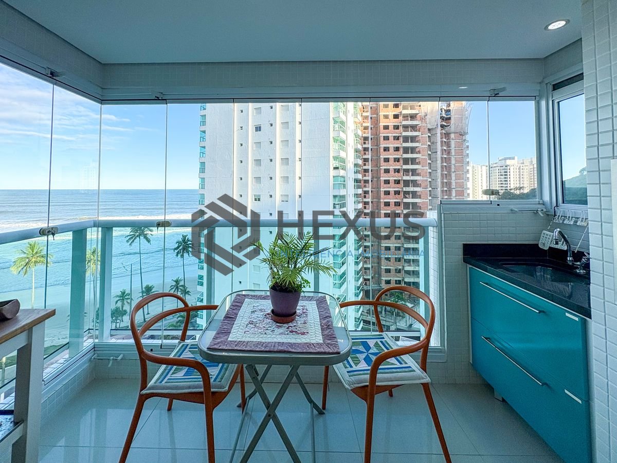 Foto 6 de Apartamento com varanda vista mar e lazer na beira mar da praia na Enseada, Guarujá