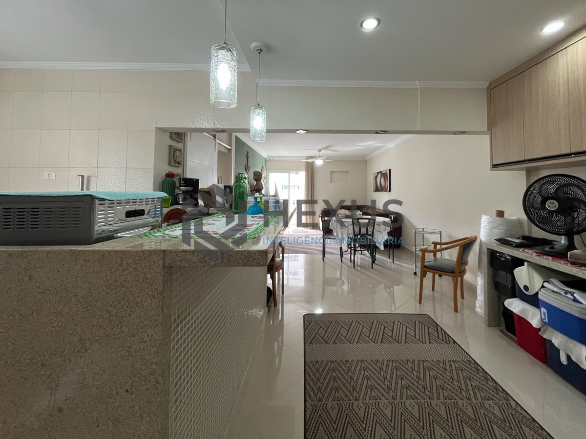 Foto 3 de Apartamento na quadra mar das Pitangueiras, com lazer e vaga à venda, Pitangueiras, Guarujá, SP