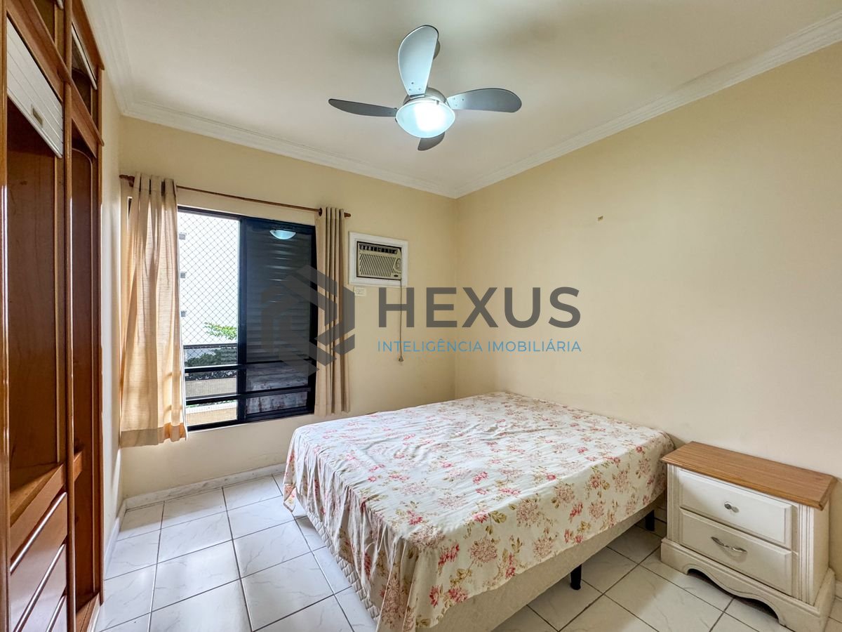 Foto 9 de Apartamento com varanda e lazer a 100m da praia nas Pitangueiras, Guarujá