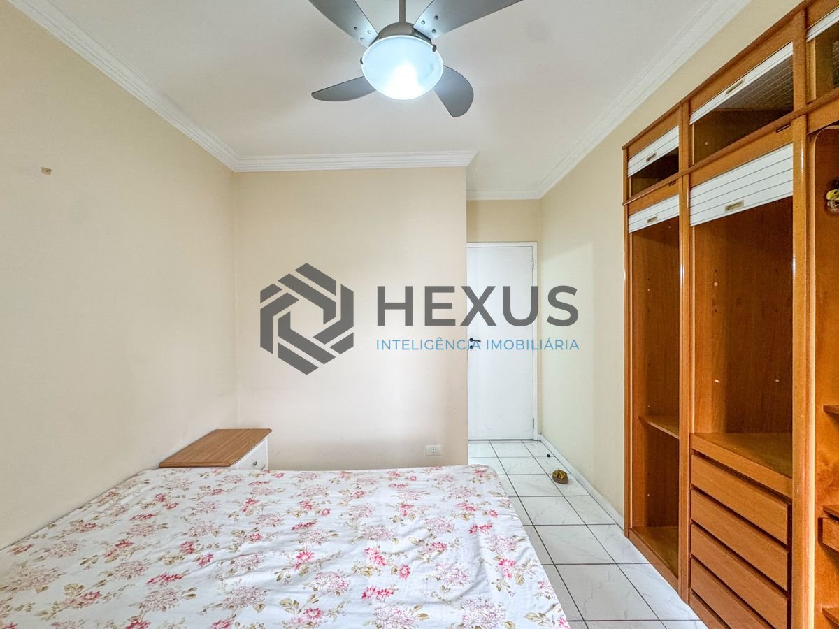 Foto 12 de Apartamento com varanda e lazer a 100m da praia nas Pitangueiras, Guarujá