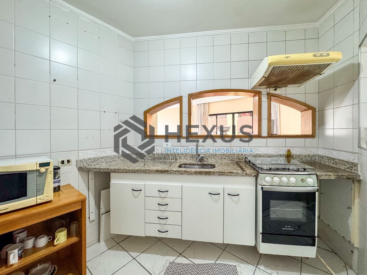 Foto 25 de Apartamento com varanda e lazer a 100m da praia nas Pitangueiras, Guarujá