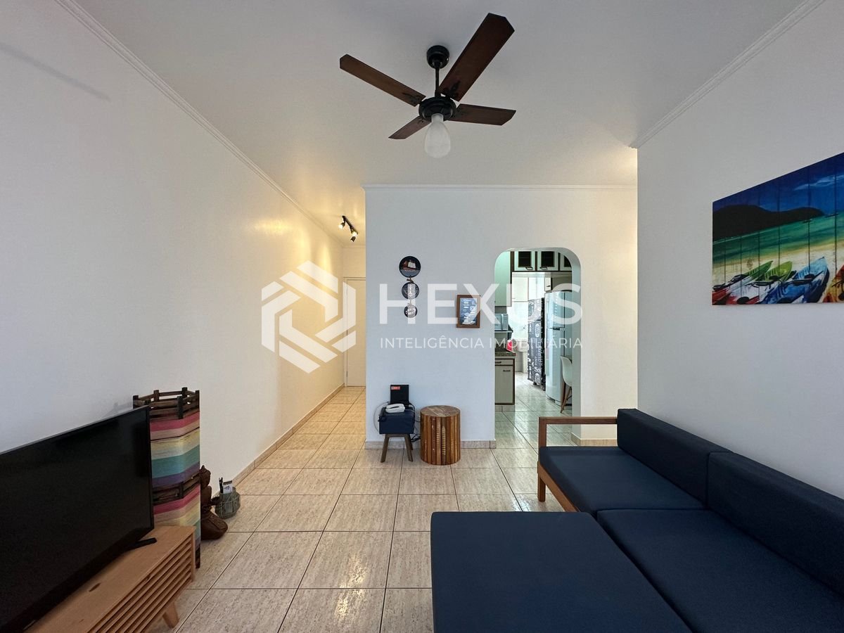 Foto 5 de Apartamento reformado com varanda a 2 quadras da praia na Enseada, Guarujá