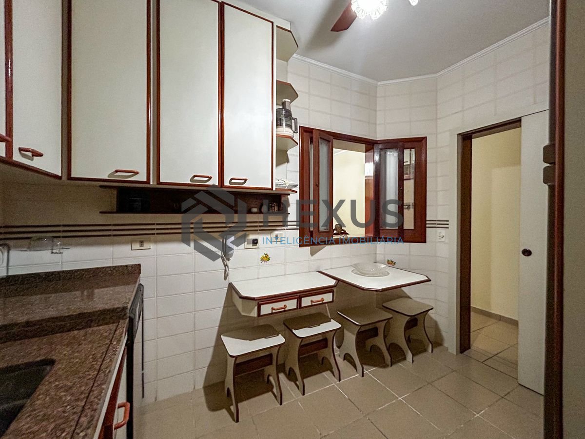 Foto 25 de Apartamento com varanda a 250m da praia na Enseada, Guarujá