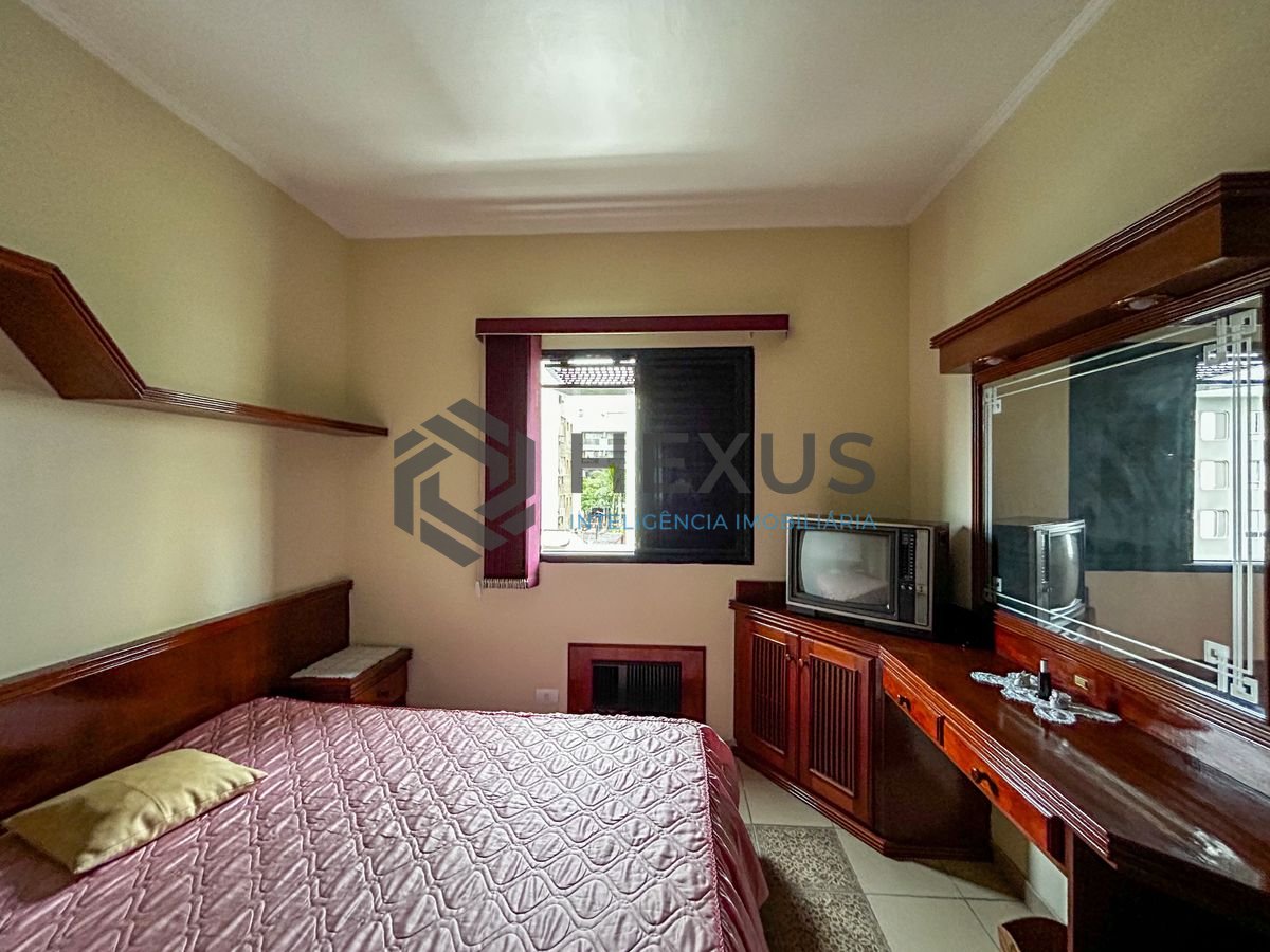 Foto 7 de Apartamento com varanda a 250m da praia na Enseada, Guarujá