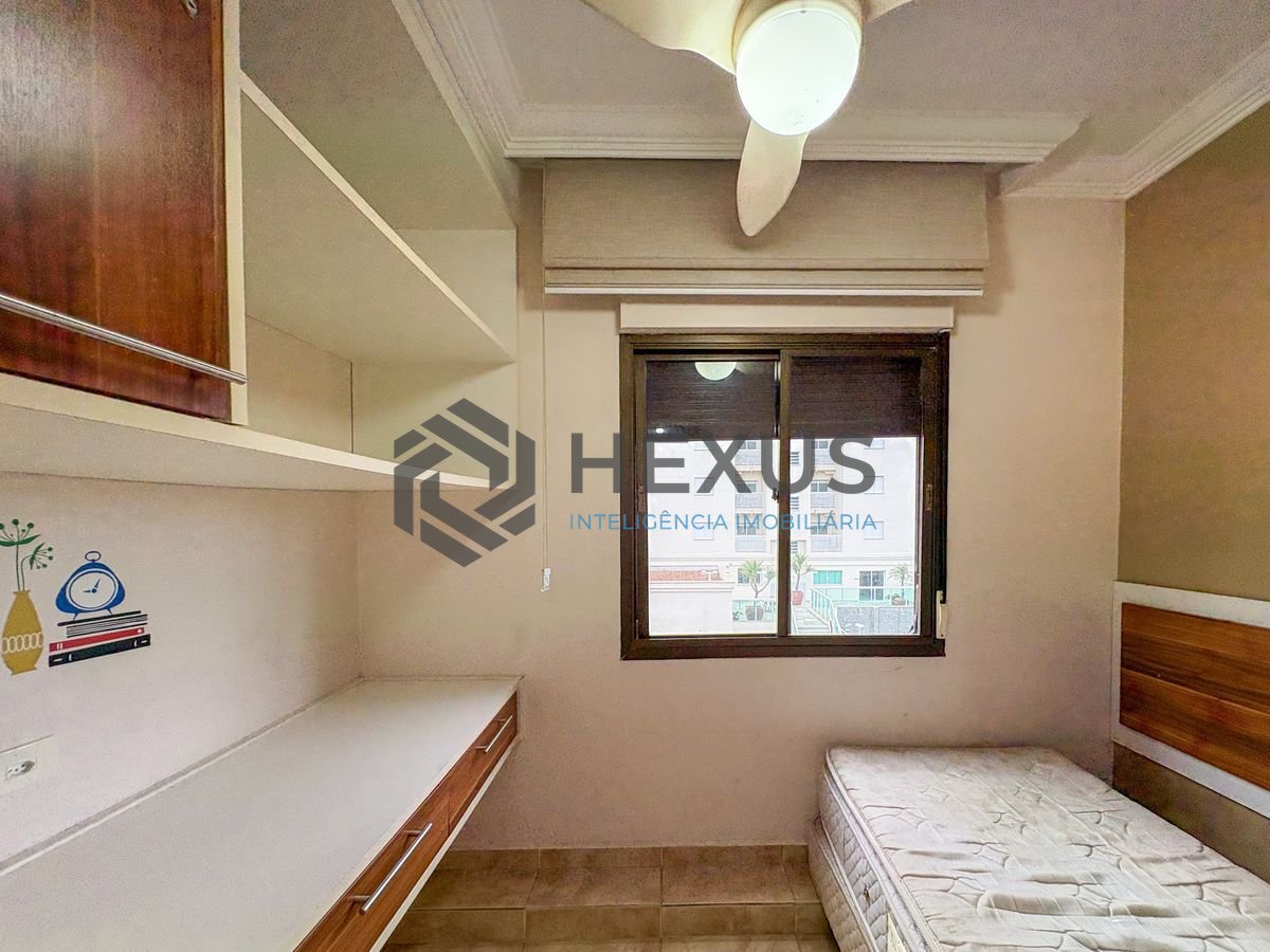 Foto 15 de Apartamento com varanda e lazer a 300m da praia na Enseada, Guarujá