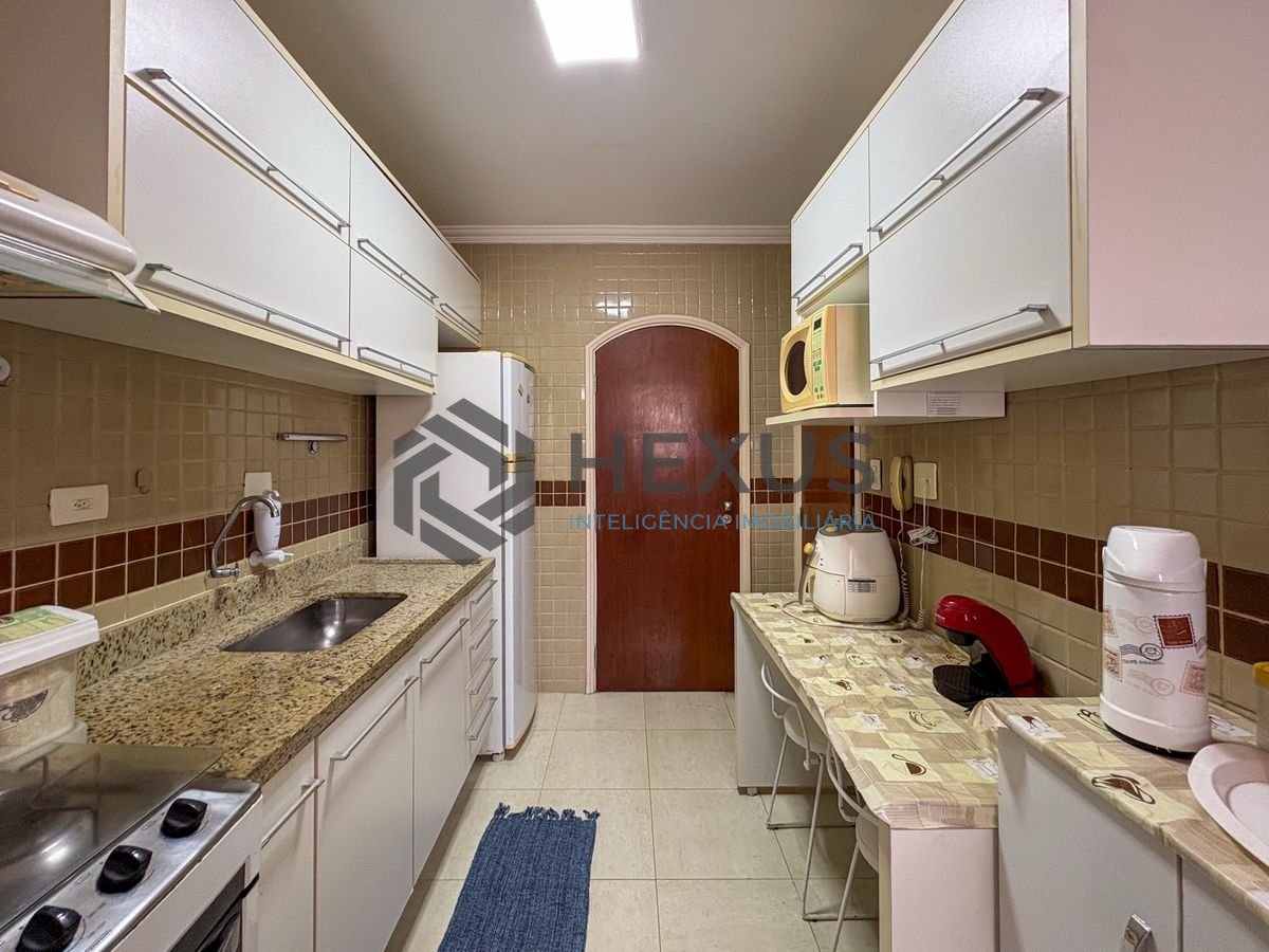 Foto 20 de Apartamento com varanda e lazer a 300m da praia na Enseada, Guarujá