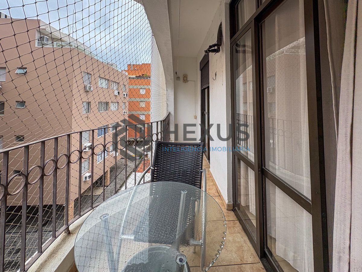 Foto 7 de Apartamento com varanda e lazer a 300m da praia na Enseada, Guarujá