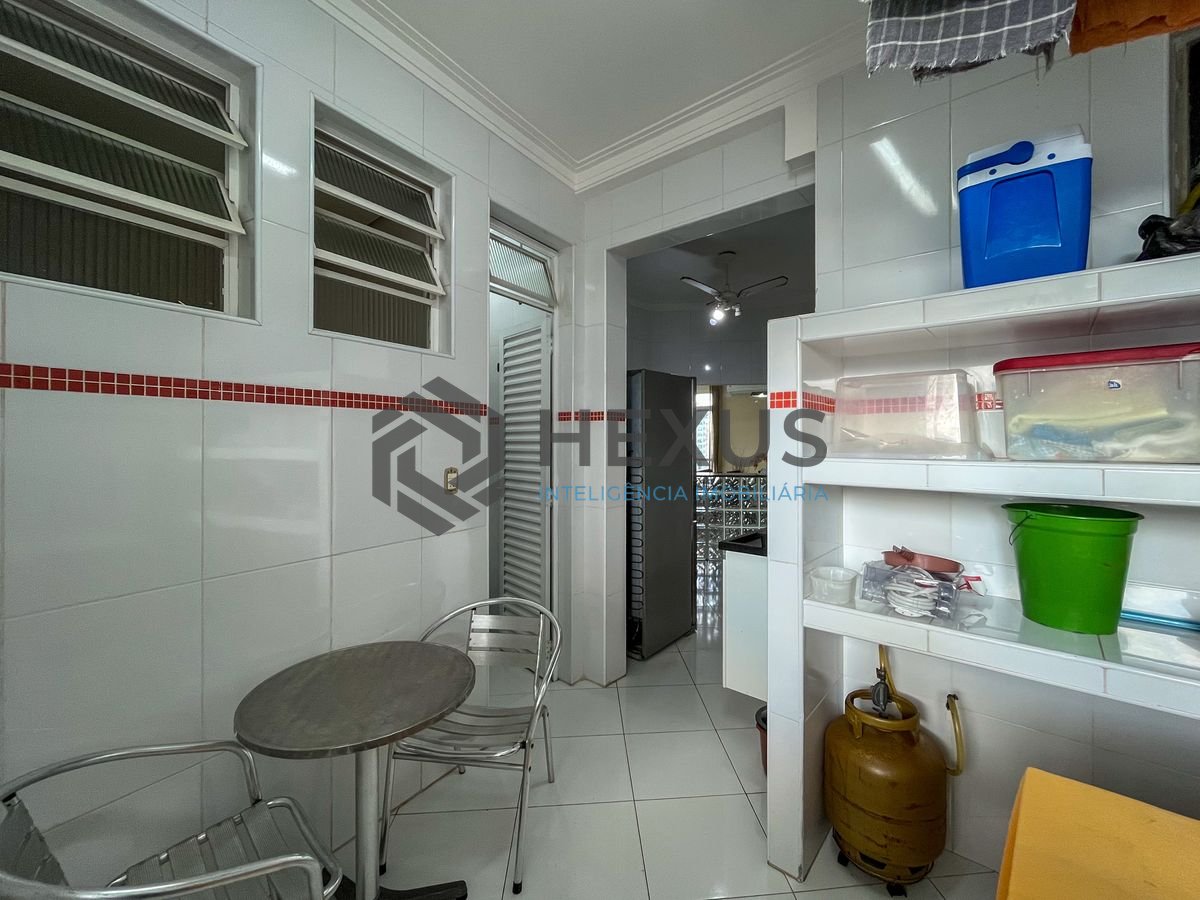 Foto 40 de Apartamento reformado frente mar com varanda vista mar nas Pitangueiras, Guarujá