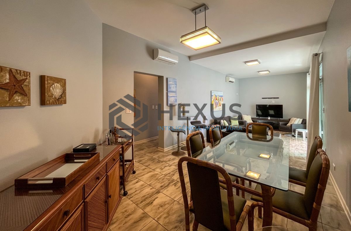 Foto 3 de Apartamento com varanda e lazer na Enseada, Guarujá