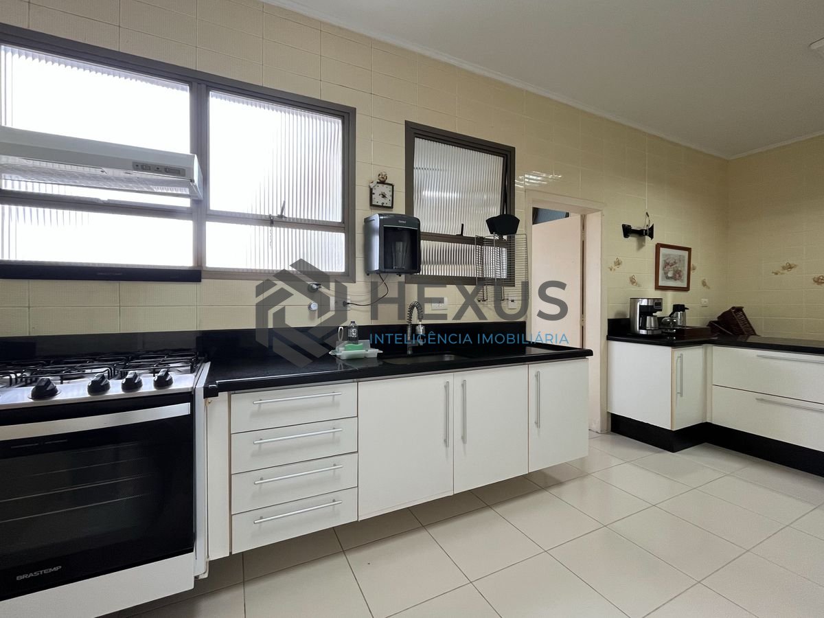 Foto 41 de Apartamento com varanda e lazer na Enseada, Guarujá