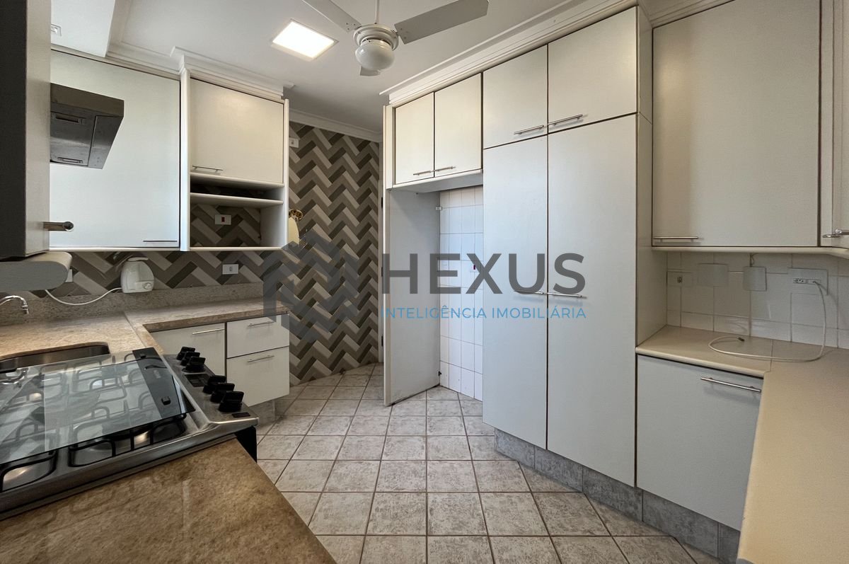Foto 46 de Apartamento com varanda vista mar e lazer na região do Região dos Hotéis na Enseada, Guarujá