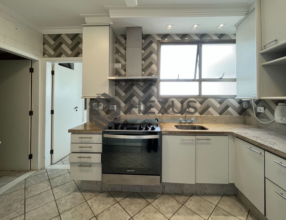 Foto 49 de Apartamento com varanda vista mar e lazer na região do Região dos Hotéis na Enseada, Guarujá
