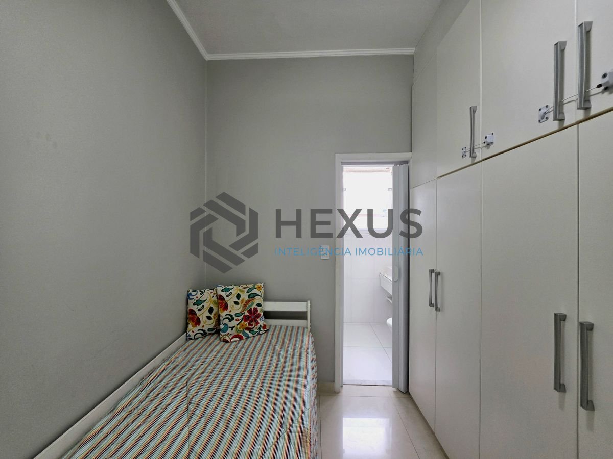 Foto 13 de Apartamento reformado com varanda vista mar a 1 quadra da praia nas Pitangueiras, Guarujá