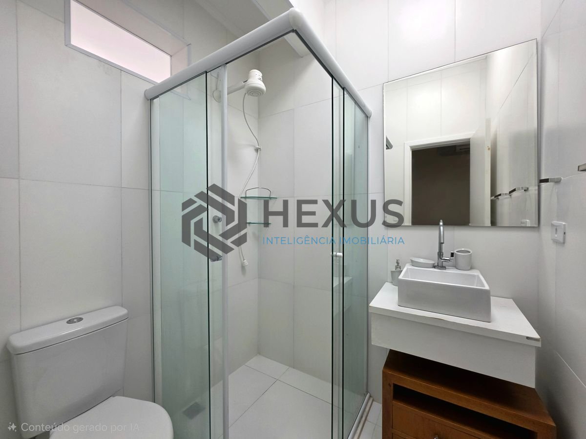 Foto 19 de Apartamento reformado com varanda vista mar a 1 quadra da praia nas Pitangueiras, Guarujá