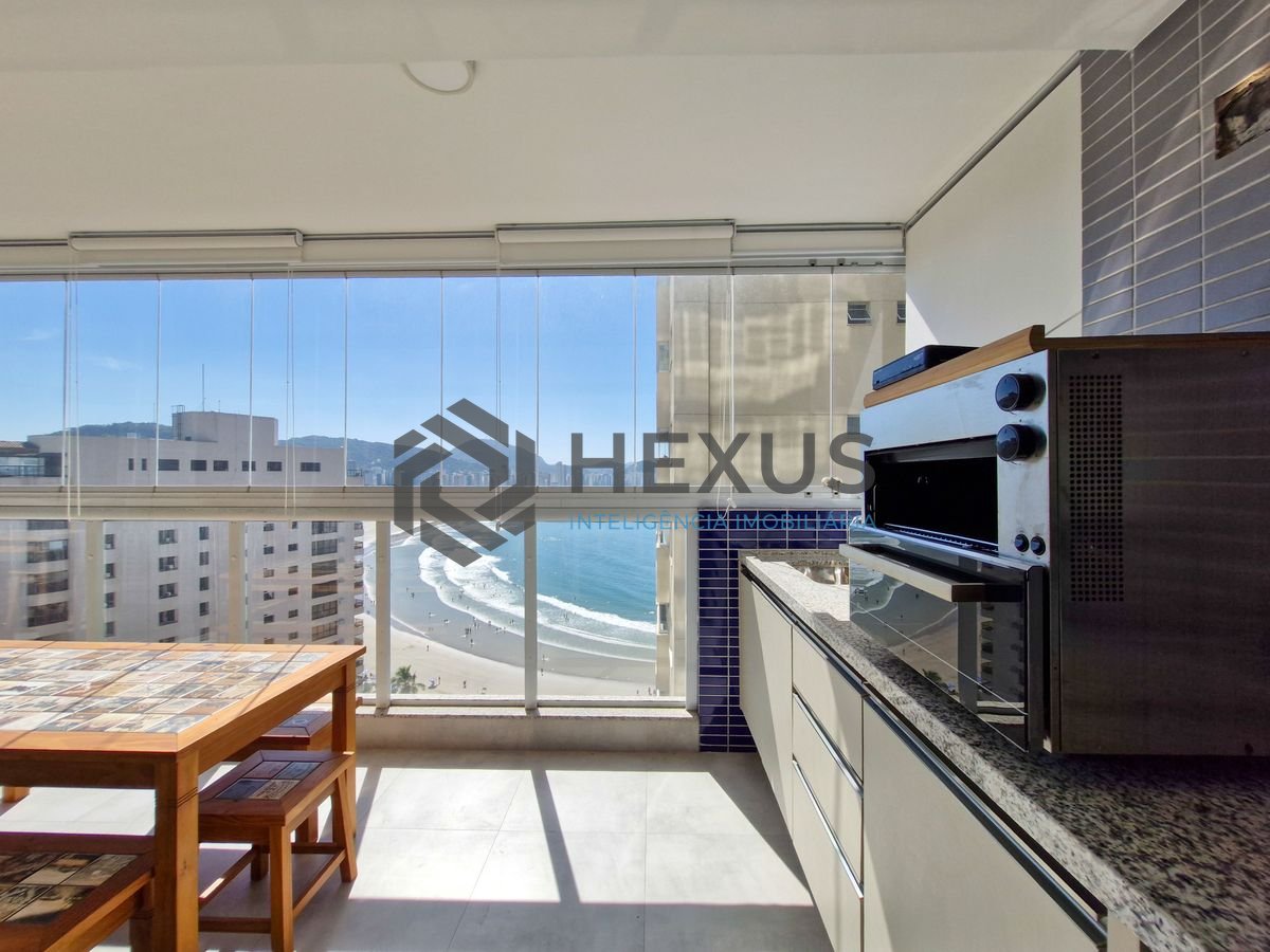 Foto 3 de Apartamento com varanda gourmet vista mar e lazer na beira mar no Jardim Astúrias, Guarujá