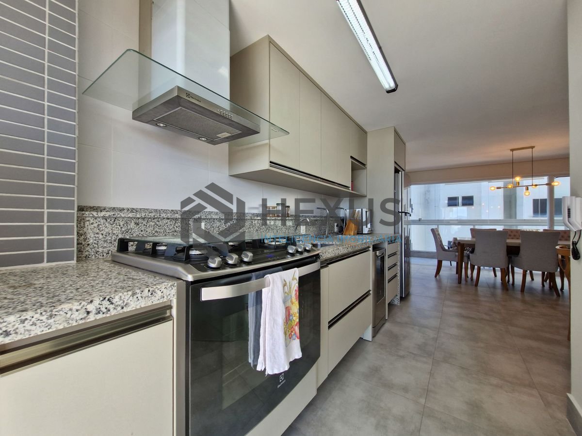 Foto 34 de Apartamento com varanda gourmet vista mar e lazer na beira mar no Jardim Astúrias, Guarujá