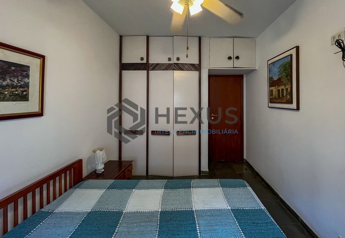 Foto 17 de Apartamento com varanda vista mar na beira mar da praia nas Pitangueiras, Guarujá
