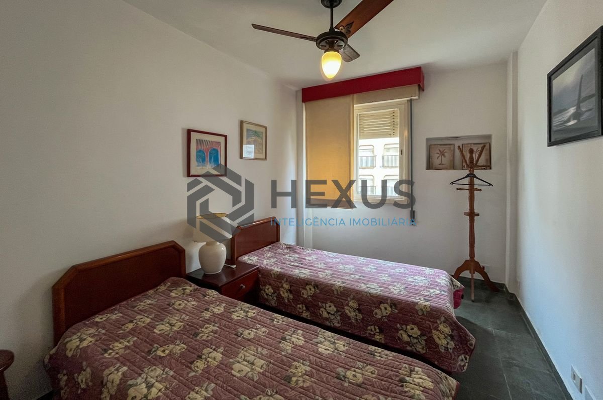 Foto 18 de Apartamento com varanda vista mar na beira mar da praia nas Pitangueiras, Guarujá