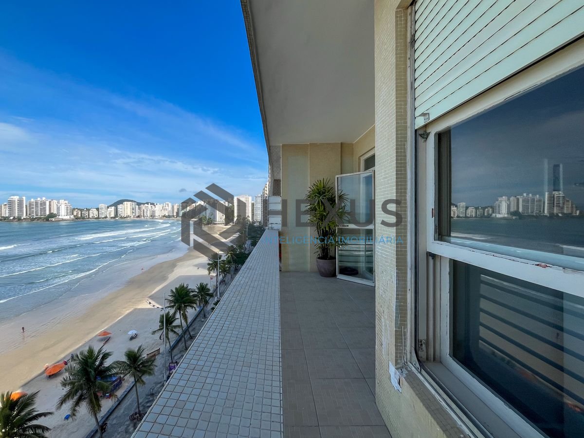 Foto 13 de Apartamento reformado frente mar com varanda vista mar nas Pitangueiras, Guarujá