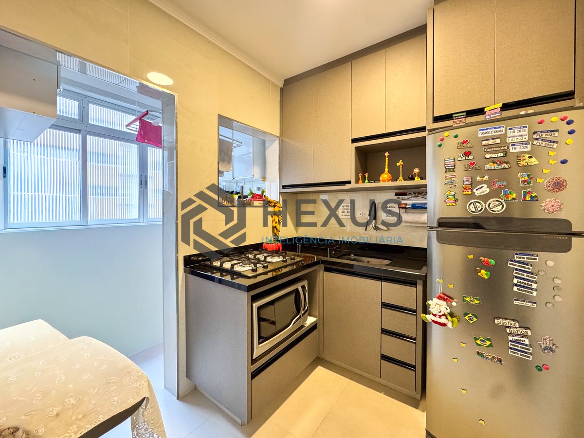 Foto 15 de Apartamento com varanda vista mar a 2 quadras da praia nas Pitangueiras, Guarujá
