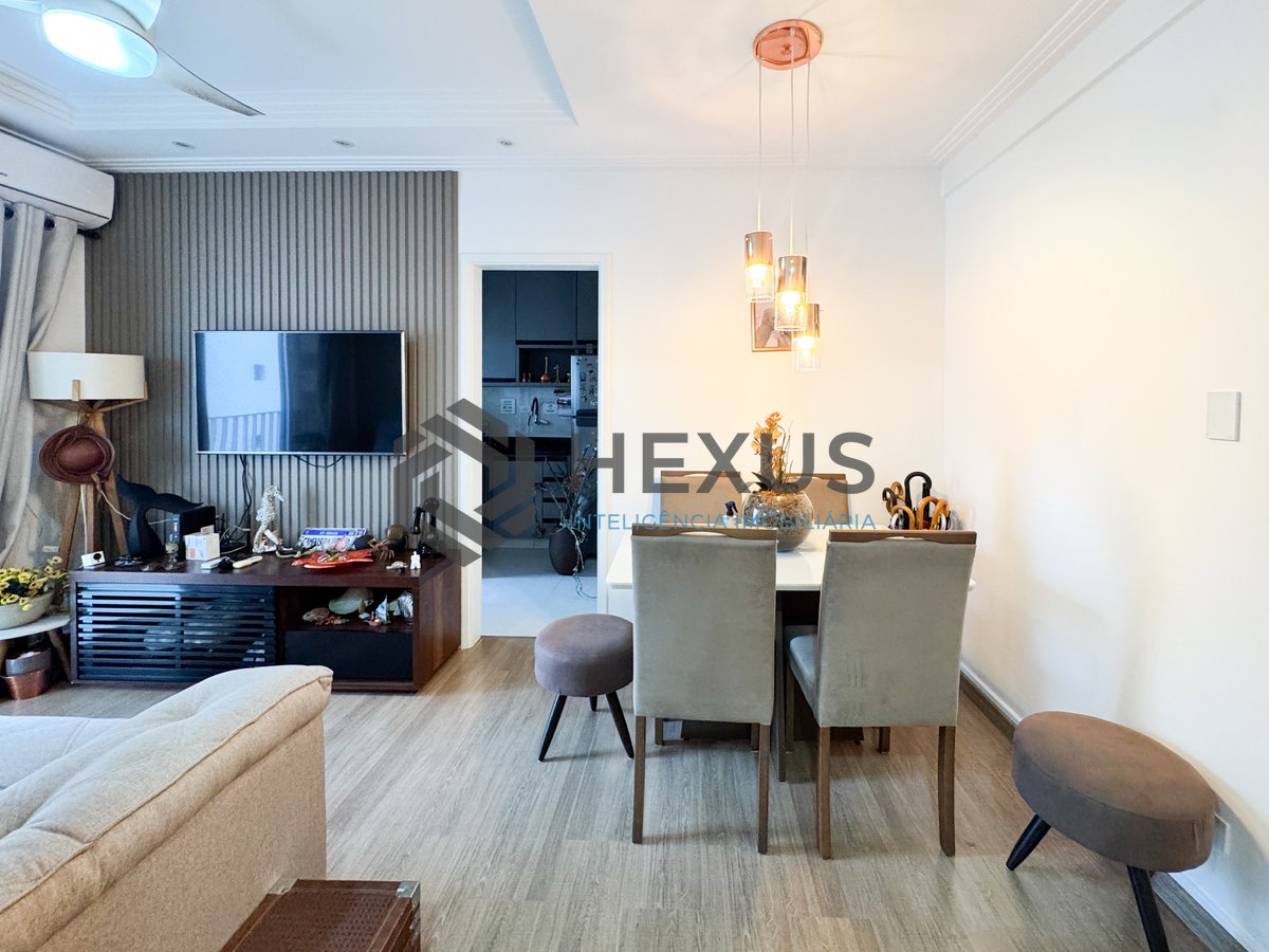 Foto 5 de Apartamento com varanda vista mar a 2 quadras da praia nas Pitangueiras, Guarujá