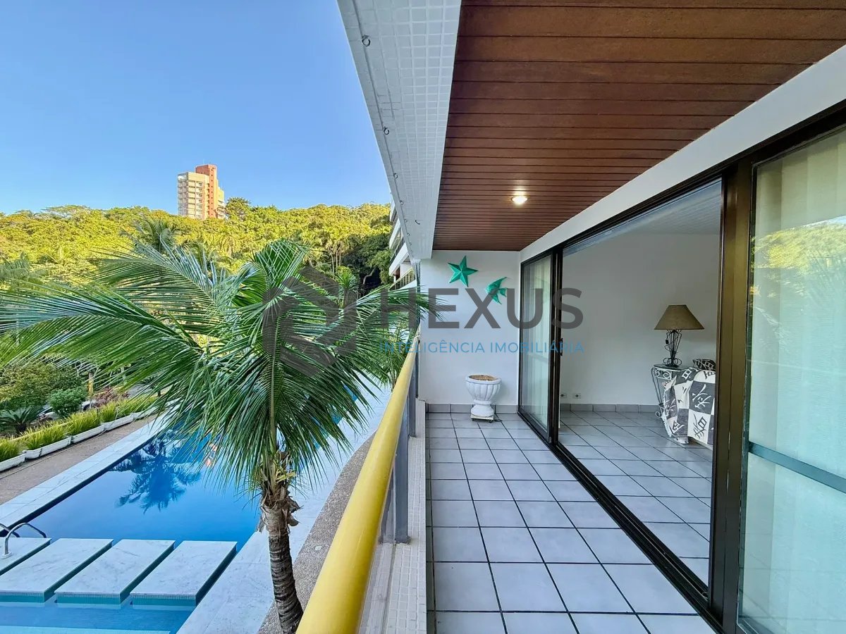 Foto 2 de Apartamento com varanda e lazer na beira mar no Morro Sorocotuba na Enseada, Guarujá