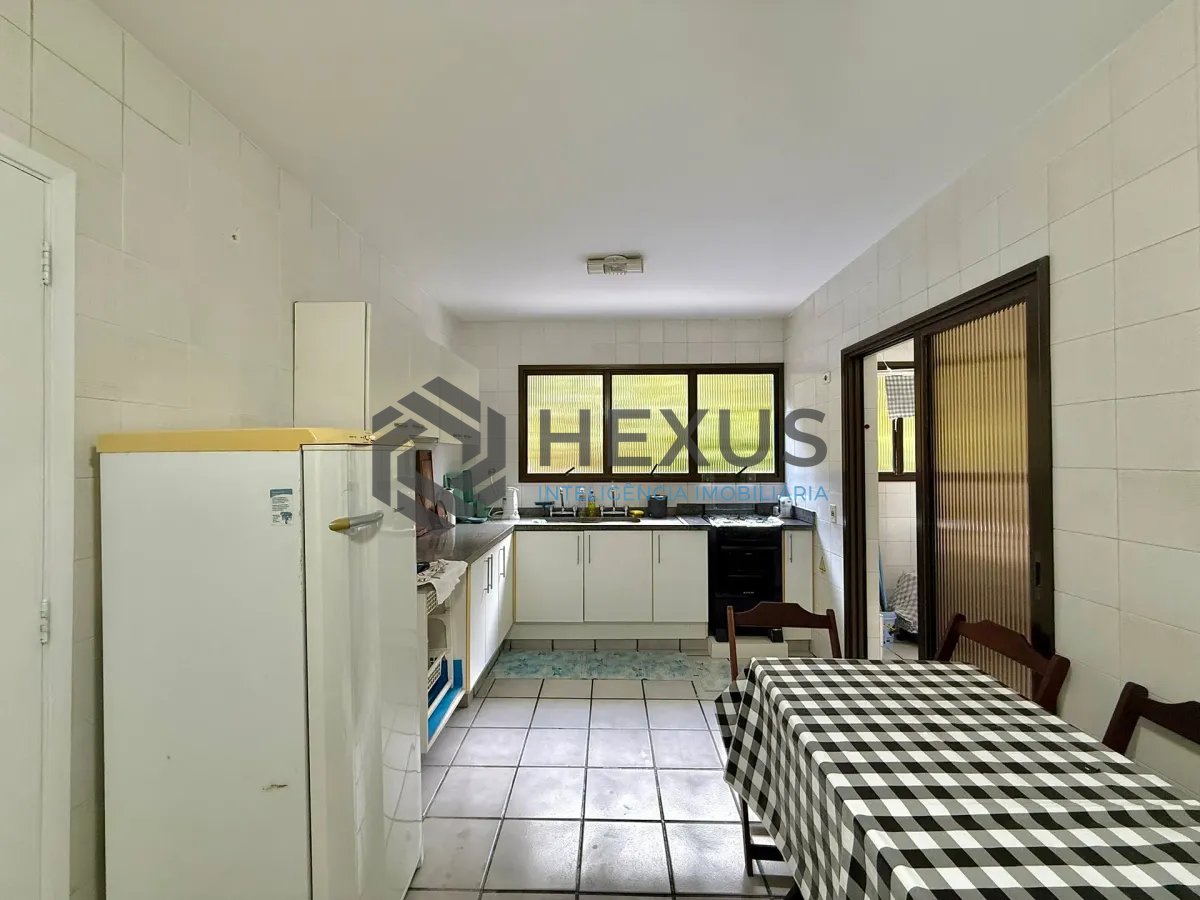 Foto 24 de Apartamento com varanda e lazer na beira mar no Morro Sorocotuba na Enseada, Guarujá