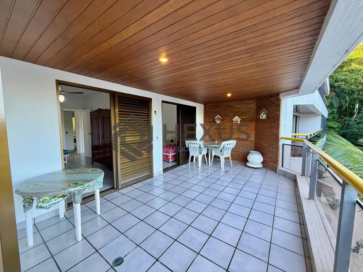 Foto 10 de Apartamento com varanda e lazer na beira mar no Morro Sorocotuba na Enseada, Guarujá