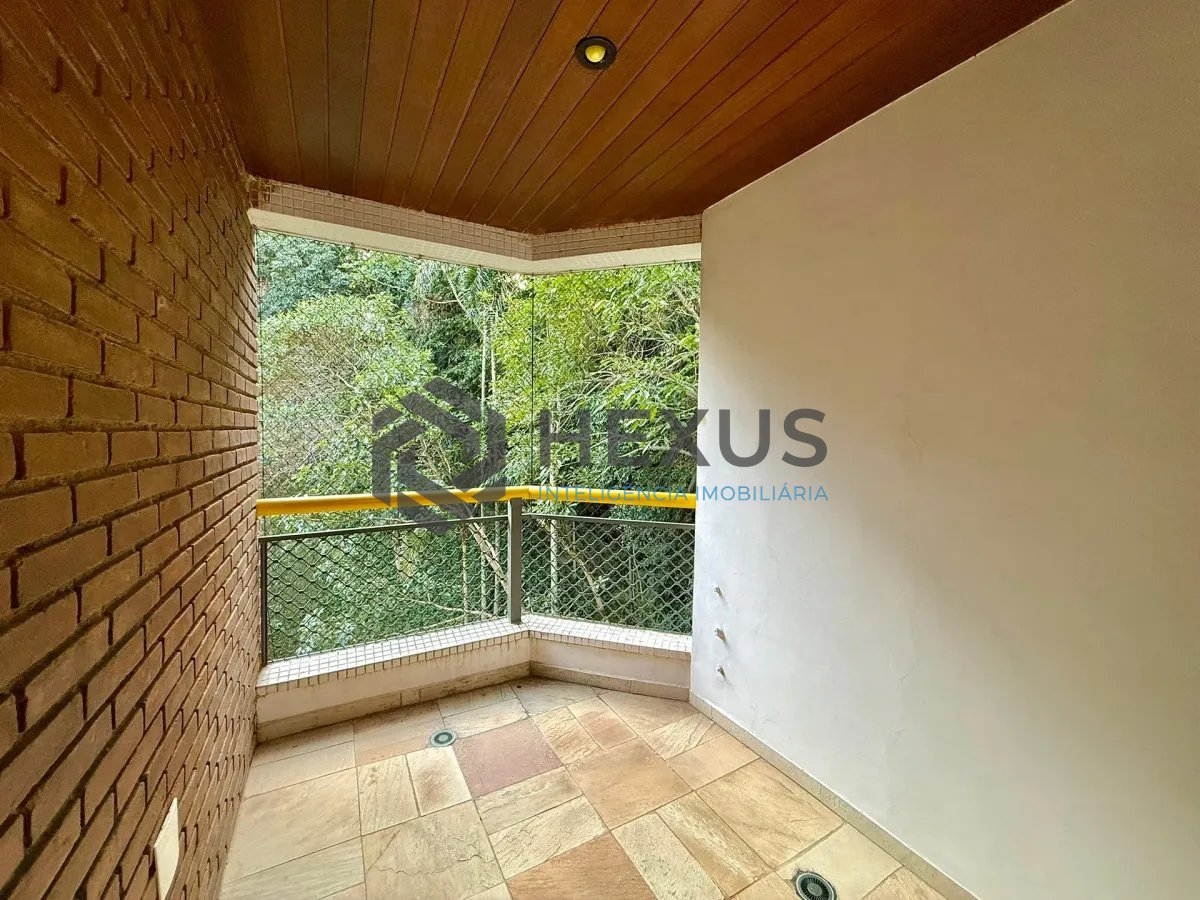 Foto 16 de Apartamento reformado com varanda vista mar e lazer na beira mar no Morro Sorotocuba na Enseada, Guarujá