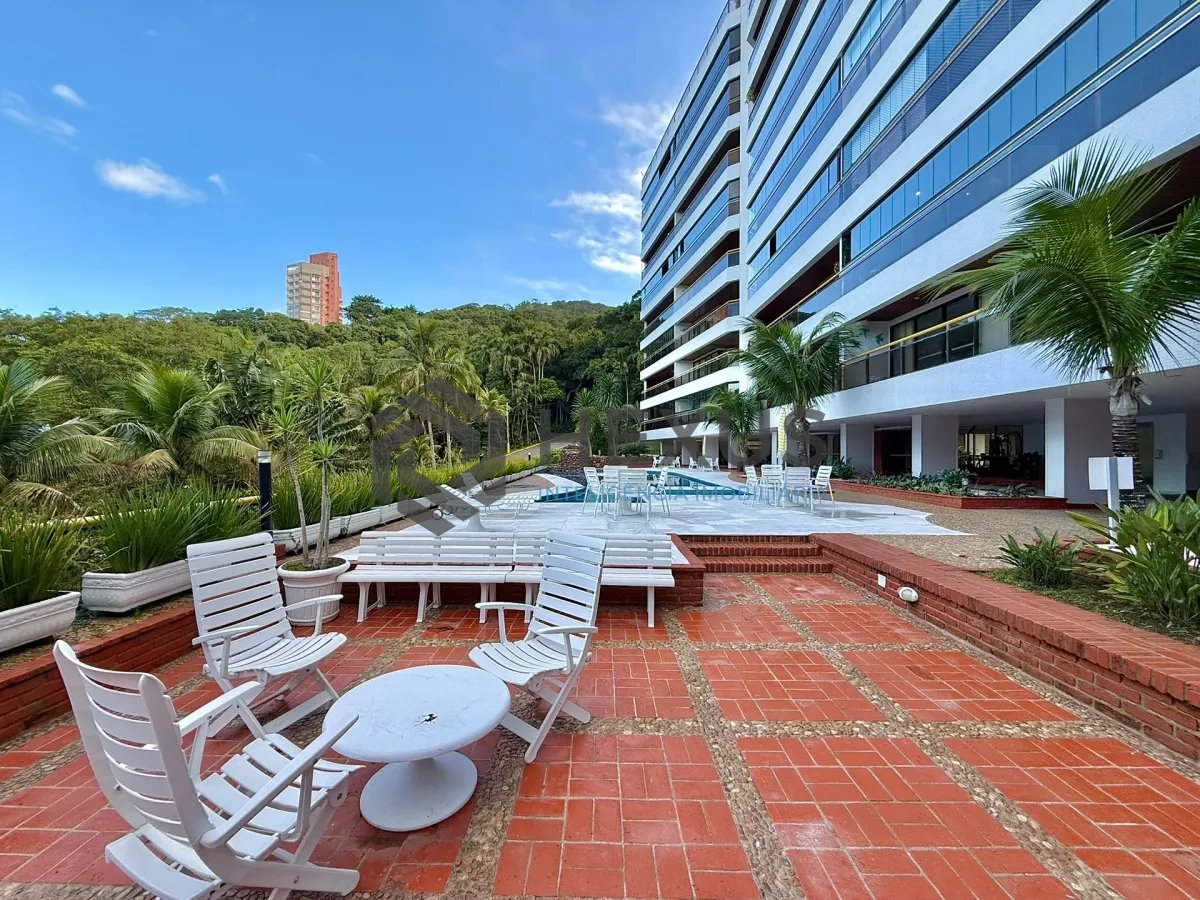 Foto 23 de Apartamento reformado com varanda vista mar e lazer na beira mar no Morro Sorotocuba na Enseada, Guarujá