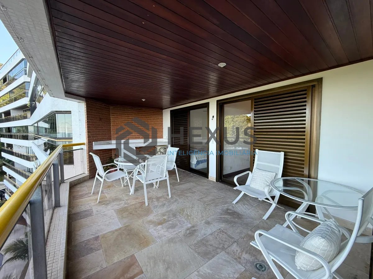 Foto 11 de Apartamento com varanda vista mar e lazer na beira mar do Morro Sorocotuba na Enseada, Guarujá