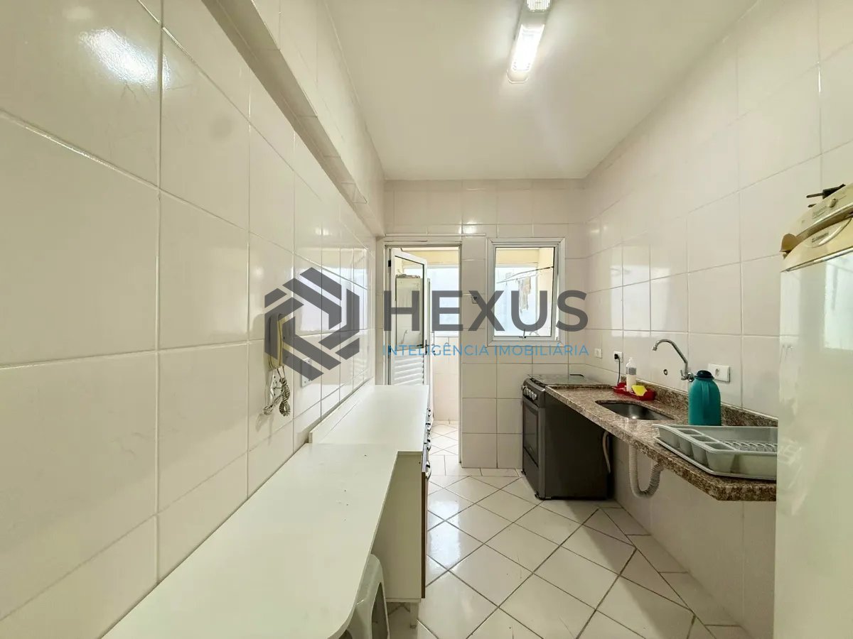 Foto 10 de Apartamento com varanda e lazer a 500m da praia na Enseada, Guarujá
