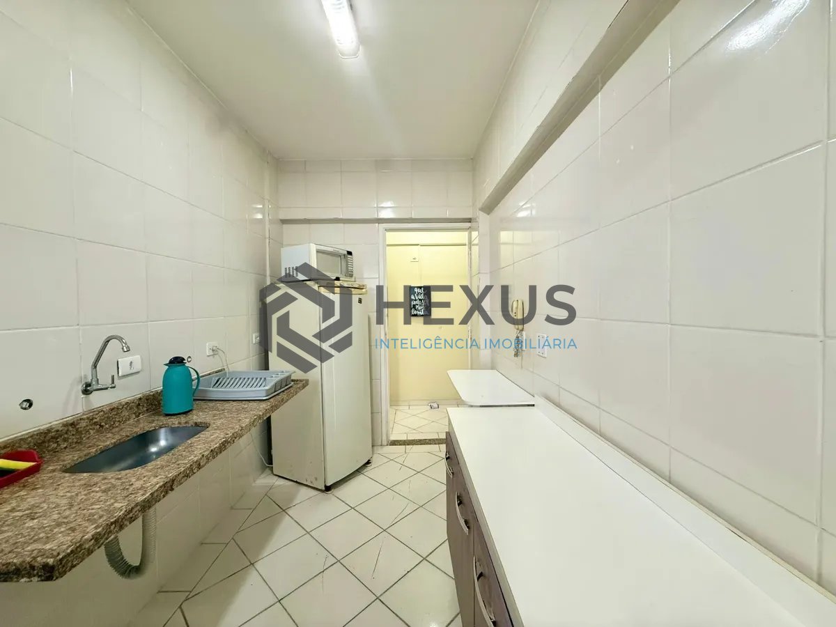 Foto 11 de Apartamento com varanda e lazer a 500m da praia na Enseada, Guarujá