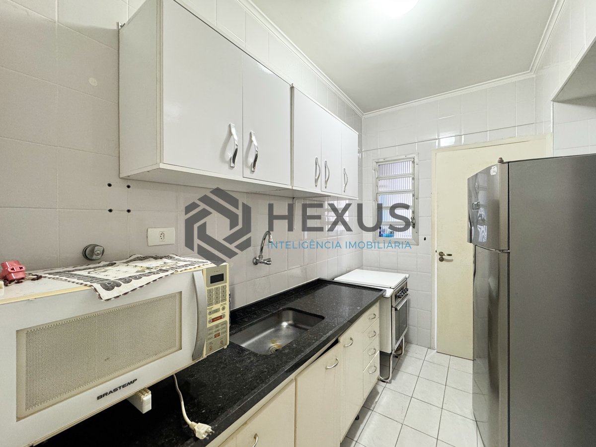 Foto 12 de Apartamento com varanda vista mar a 2 quadras da praia nas Pitangueiras, Guarujá