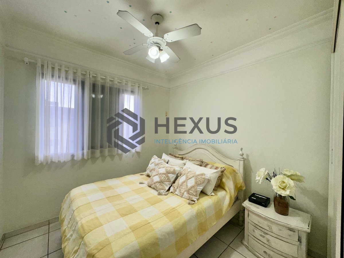 Foto 12 de Apartamento com varanda e lazer a 400m da praia na Enseada, Guarujá