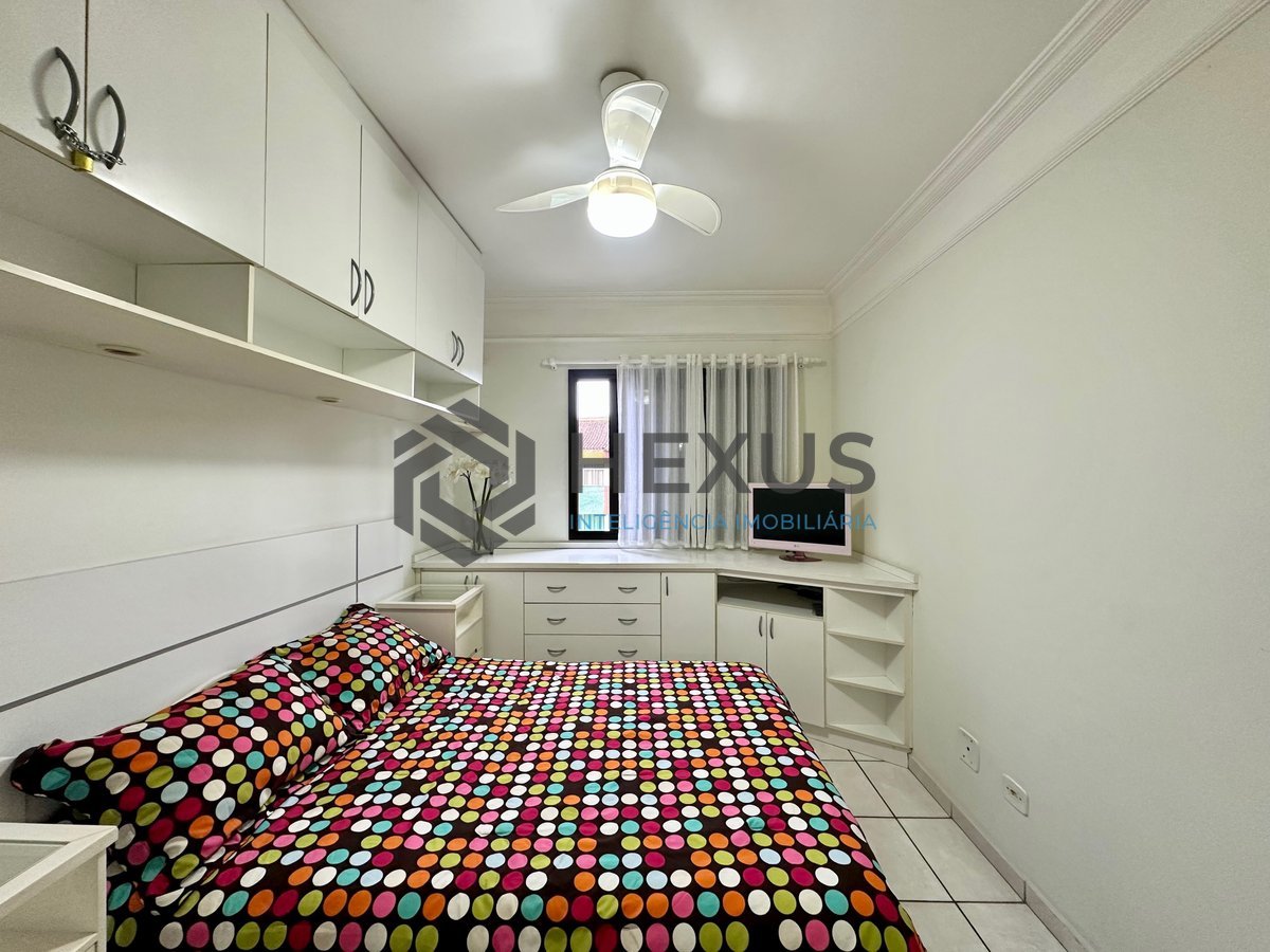 Foto 17 de Apartamento com varanda e lazer a 400m da praia na Enseada, Guarujá